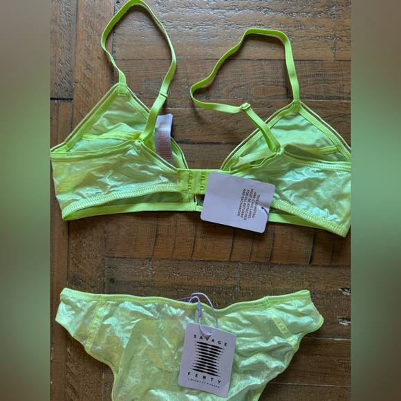 Savage Fenty Iridescent Green Bra & Panty Set - Picture 5 of 5